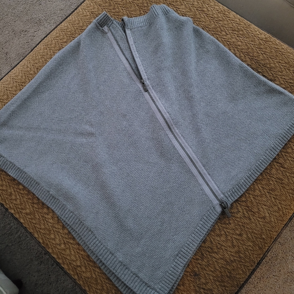 Lululemon Gray Knit Zippered Poncho